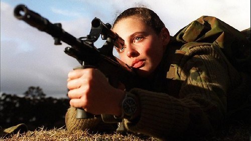Austrailian-woman-on-the-frontline