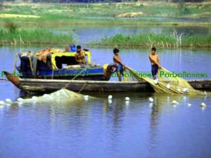 Rangamati fishing man pic01 copy